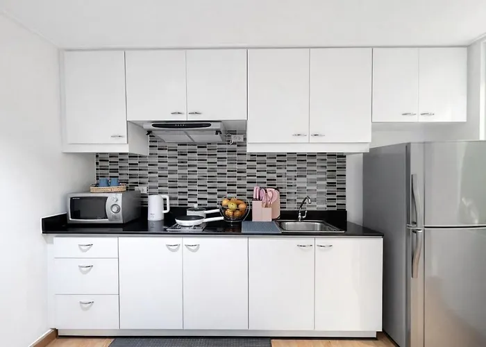 Newly Renovated 4-6 Pax Near Nana Bts Apartment Bangkok