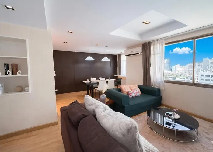 Apartment Newly Renovated 4-6 Pax Near Nana Bts Bangkok